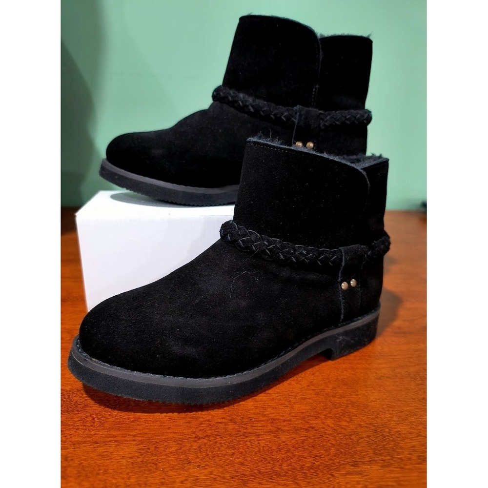 Black Suede Faux Fur Lined Winter Boots Women's Size 7 Braided Accent